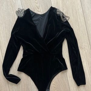 Detailed shoulder bodysuit